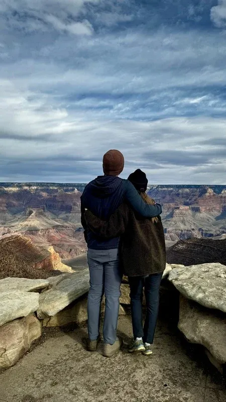 Morgan and Spencer overlooking the Grand Canyon